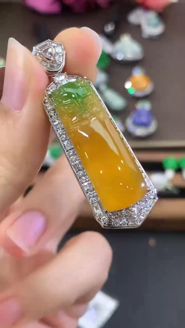 吊坠(不含链)18K金镶嵌翡翠C195