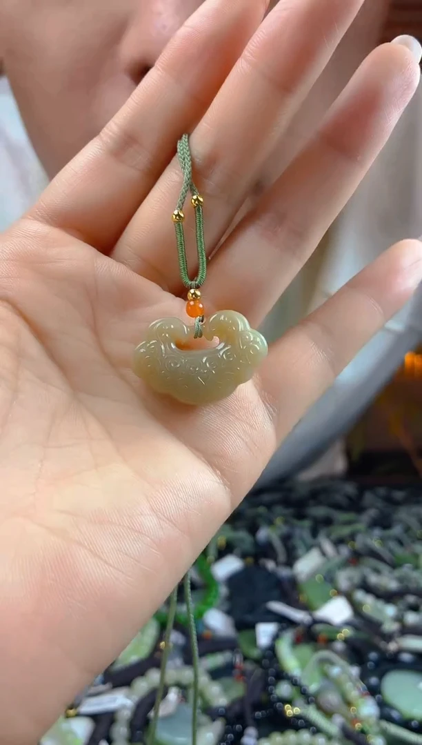 和田玉未镶嵌颈饰多样性发货，拍一发一