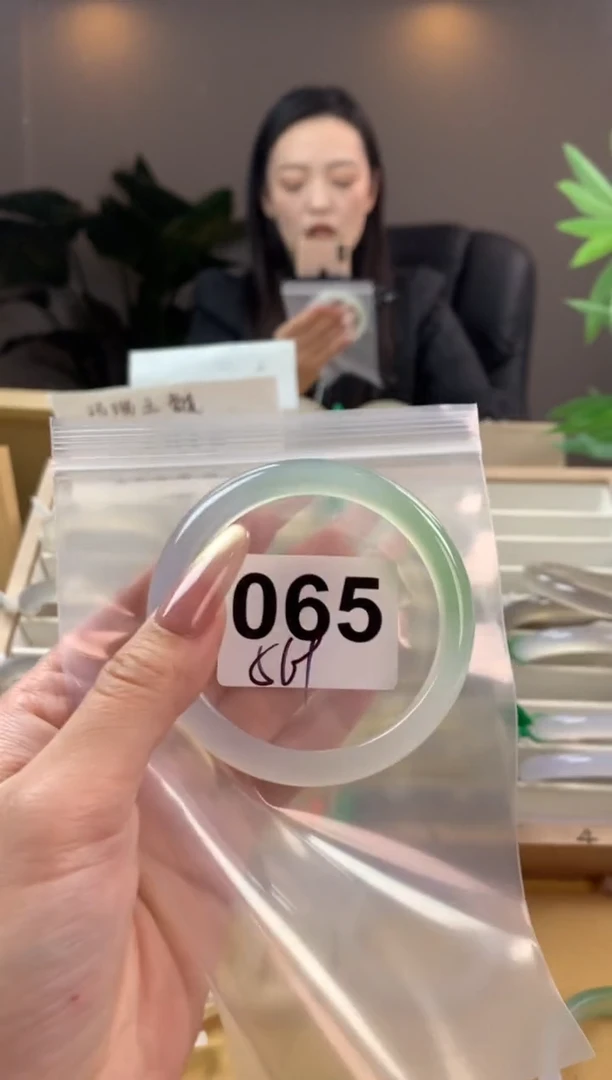 【闪购商品】玛瑙/玉髓手镯未镶嵌065
