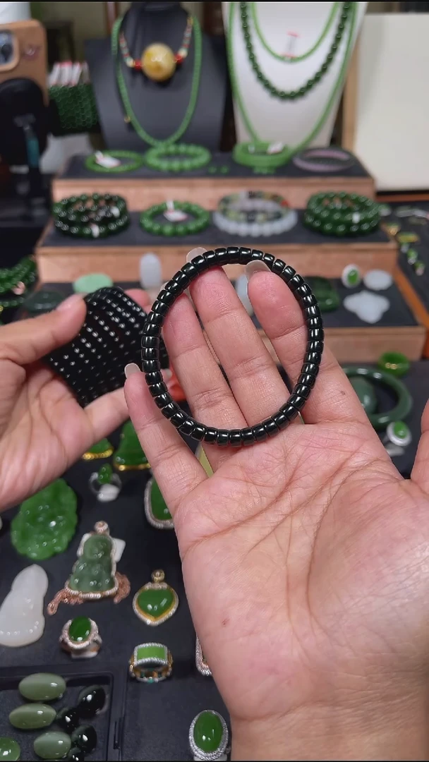 颈饰未镶嵌和田玉±4*6mm黑青戈壁料药片多样发一条