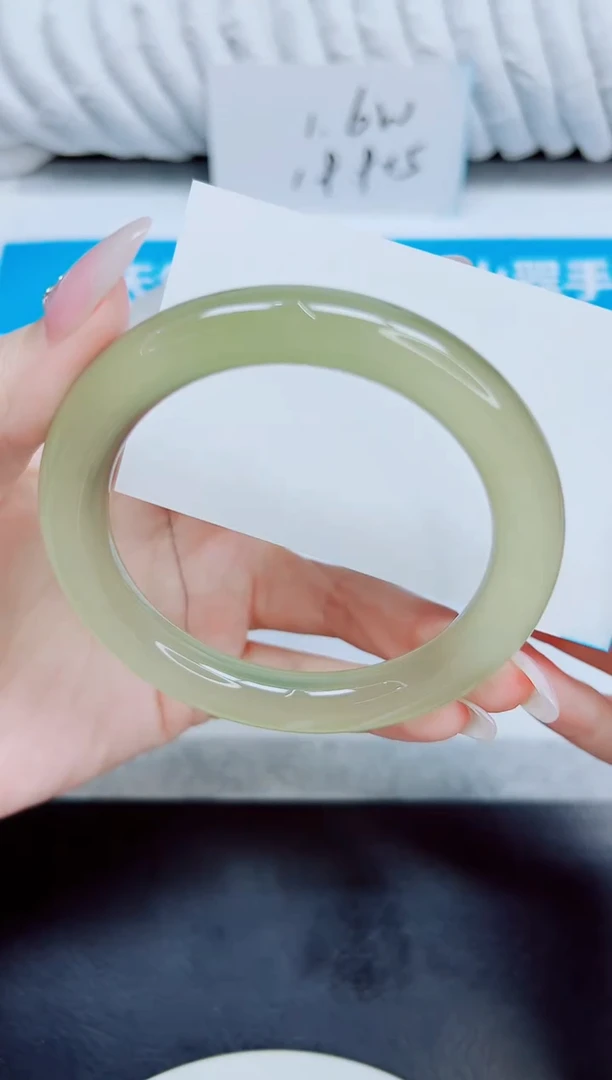 未镶嵌手镯石英质玉241/59