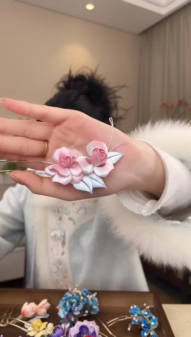 刺绣粉色缠花玫瑰发簪