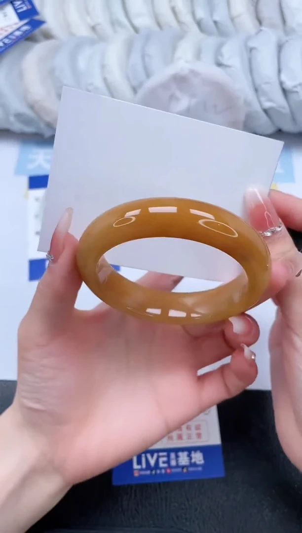 【闪购商品】石英质玉手镯未镶嵌T196-57.6