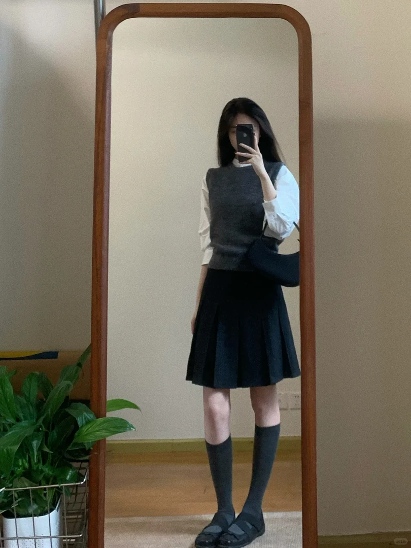 盐系轻熟一整套日系复古松弛感立领衬衫马甲慵懒休闲裤三件套装女