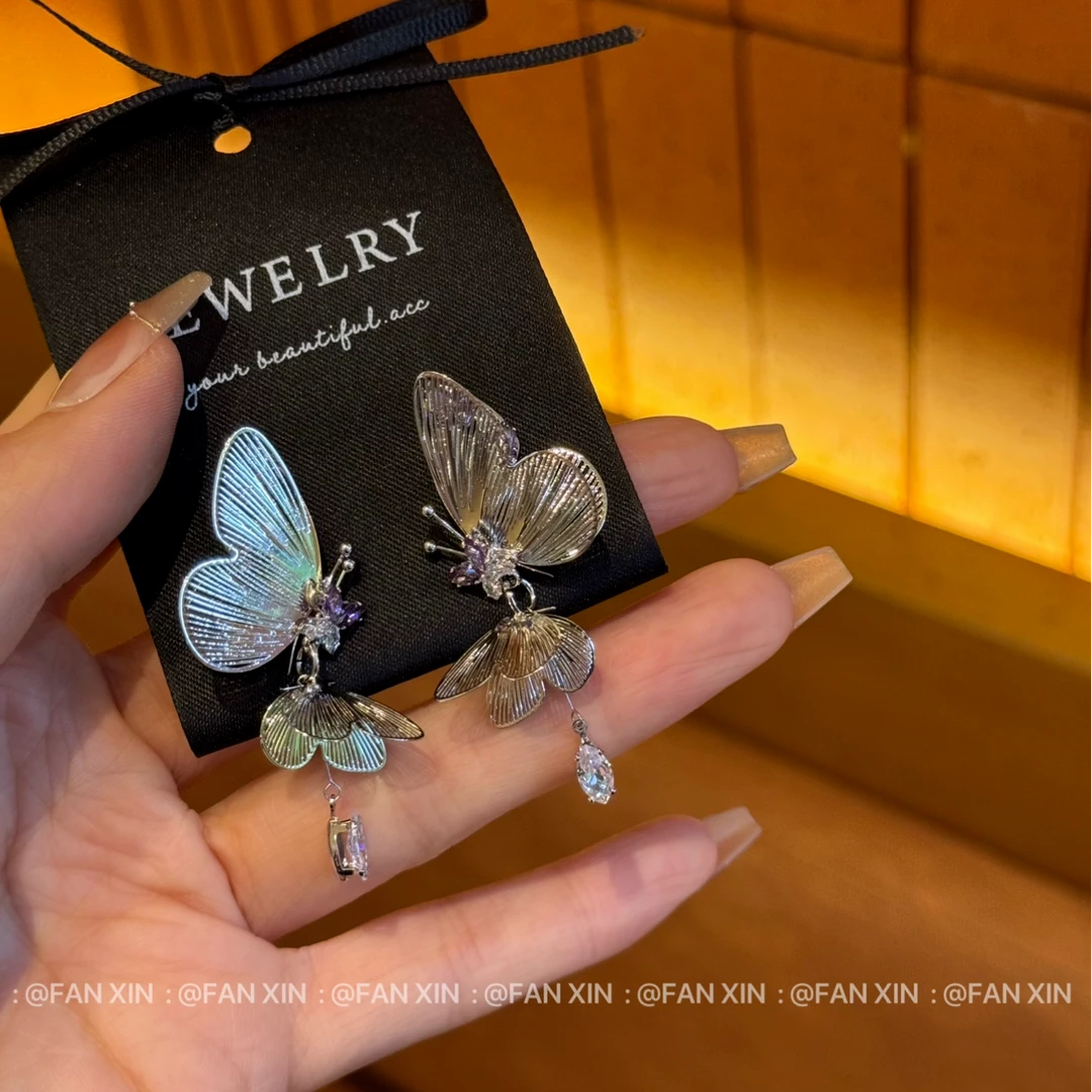 合金耳饰 立体半边灵动蝴蝶长款流苏耳环法式超仙镂空轻奢耳饰