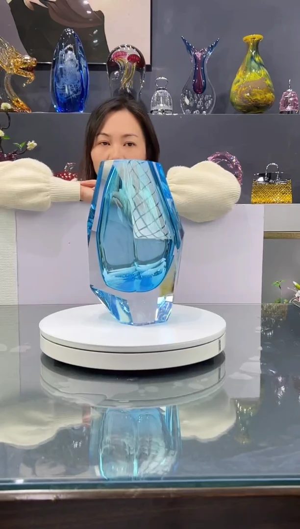 手工艺品琉璃   水晶琉璃花瓶1个
