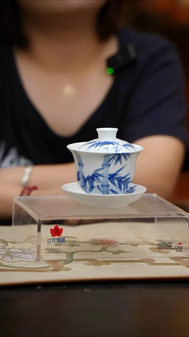 1头手绘青花竹盖碗