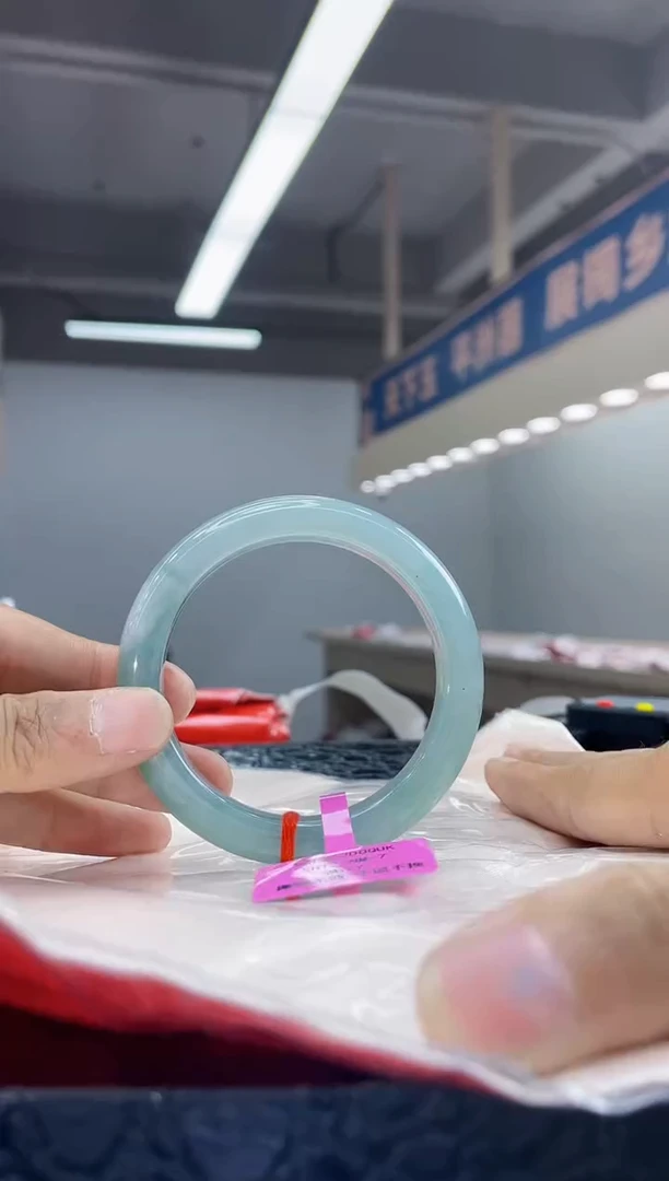 翡翠手镯未镶嵌手镯15