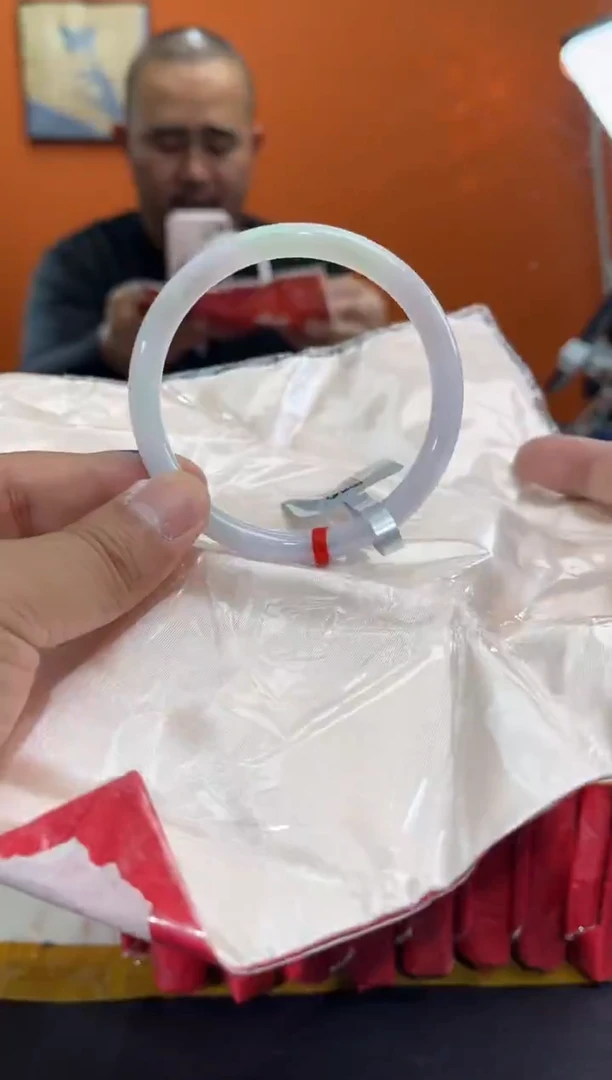 未镶嵌手镯翡翠9