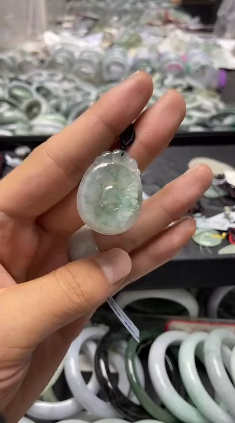 颈饰未镶嵌翡翠奶***甜如意