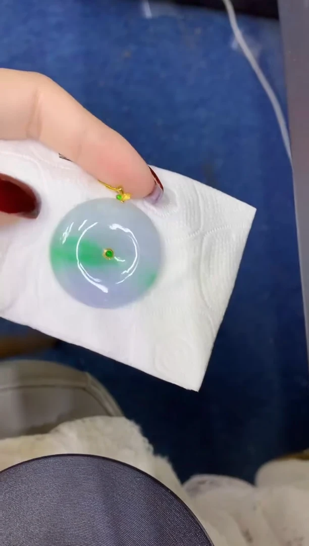 颈饰18K金镶嵌翡翠缅甸天然翡翠A货