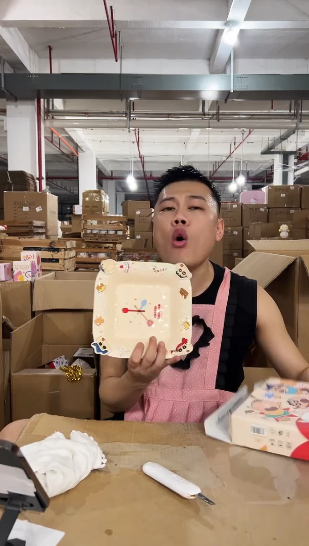 原盒蜡笔小新美味方盘