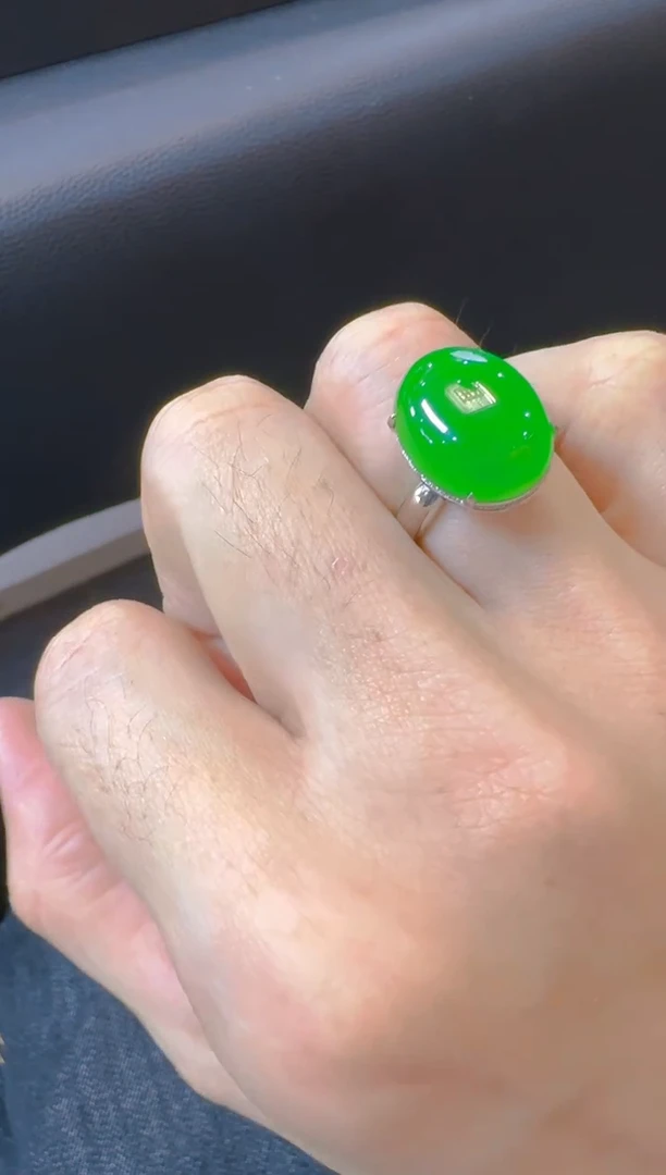 18K金镶嵌戒指翡翠楚*天然A货翡翠