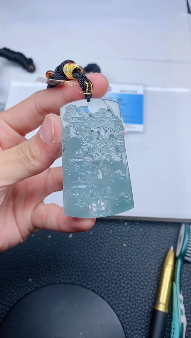 颈饰未镶嵌翡翠