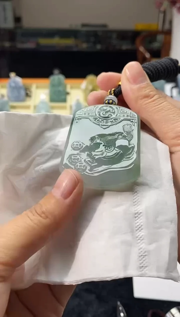 【闪购商品】翡翠吊坠(不含链)未镶嵌缅甸天然翡翠