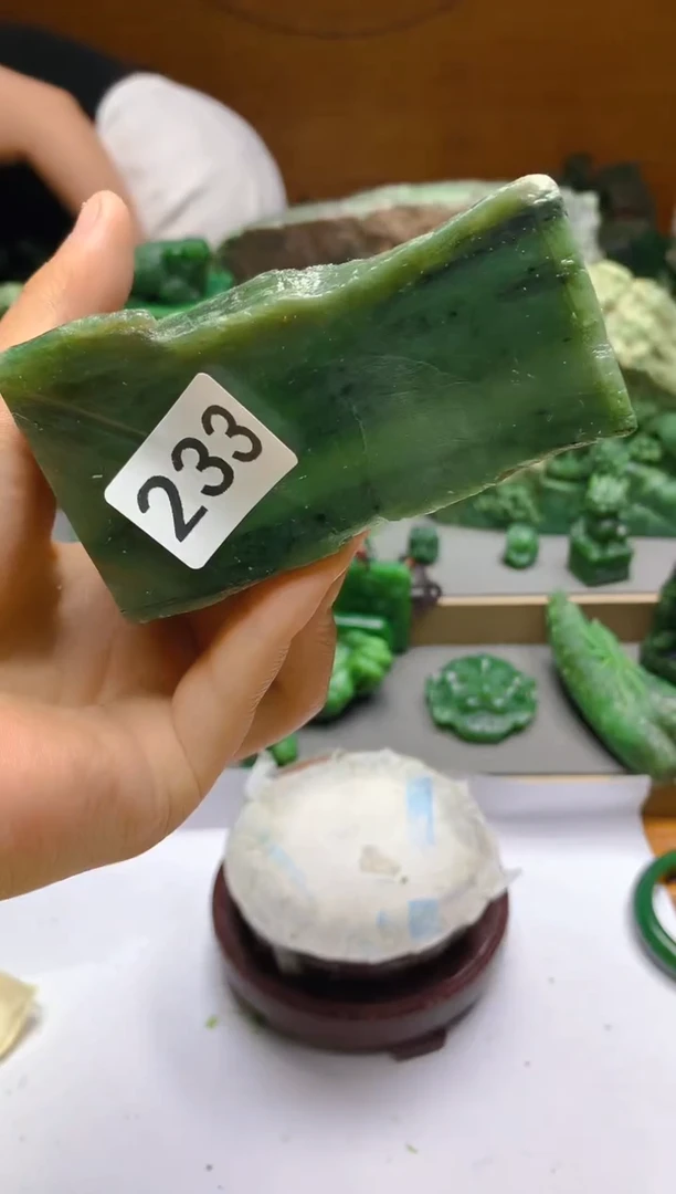 和田玉（碧玉）未镶嵌珠宝半成品1