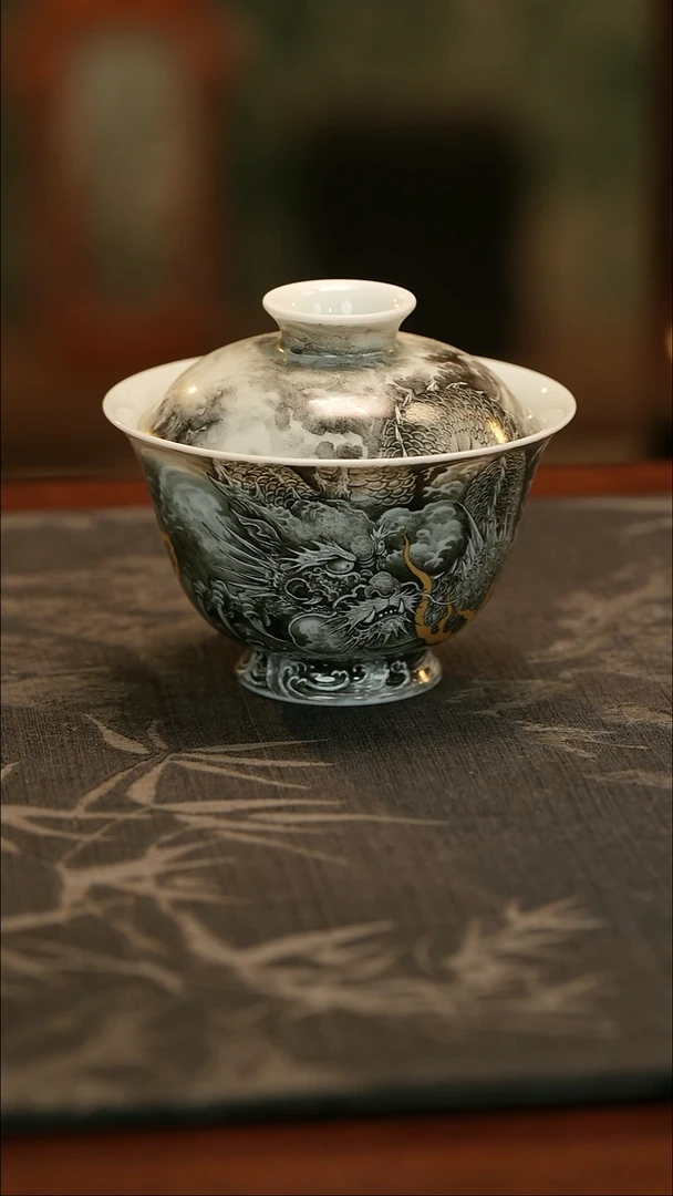 手绘新品墨龙岩茶盖碗