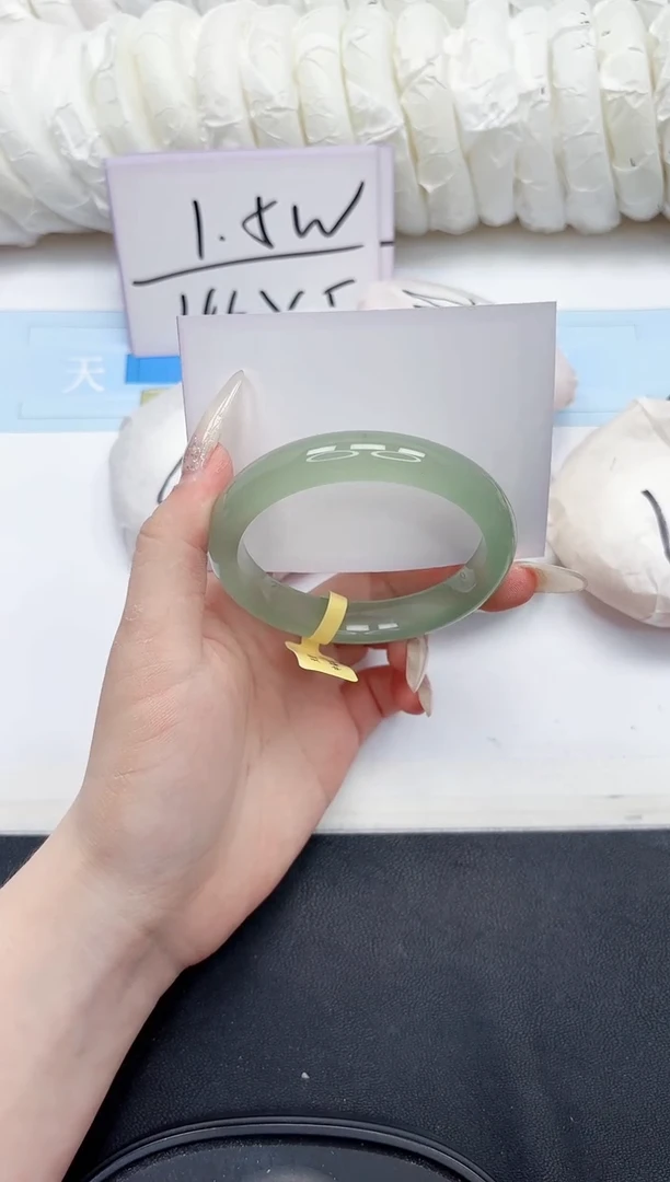 未镶嵌手镯石英质玉225-58