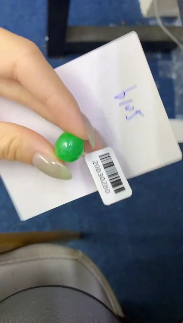 翡翠未镶嵌颈饰缅甸天然翡翠A货