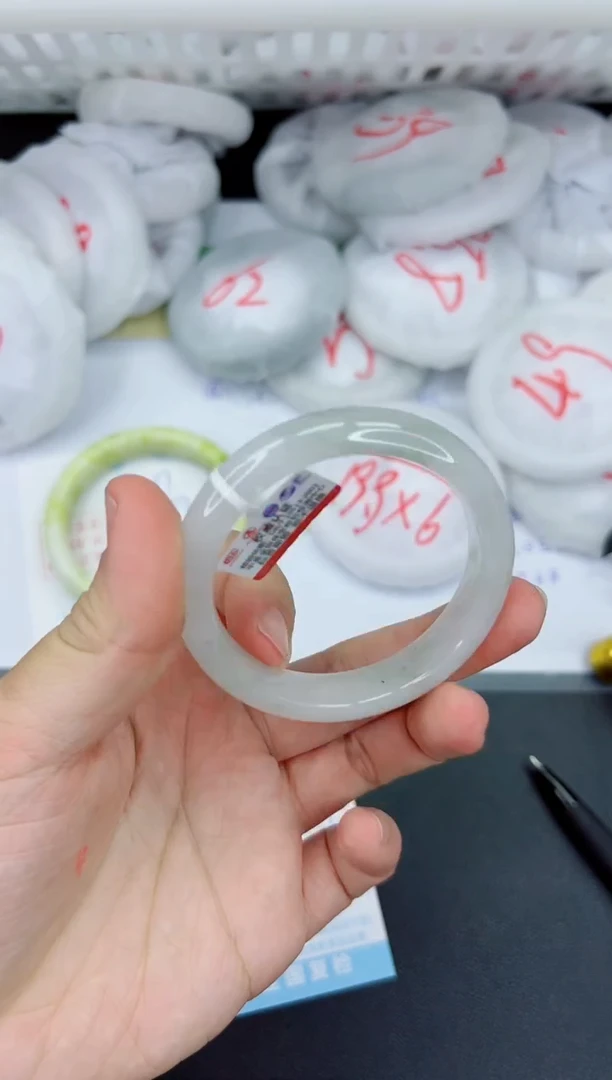 【闪购商品】石英质玉手镯未镶嵌398-52.4