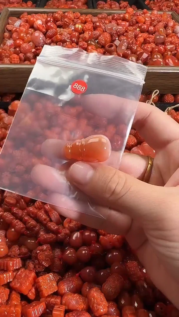 颈饰未镶嵌南红玛瑙1