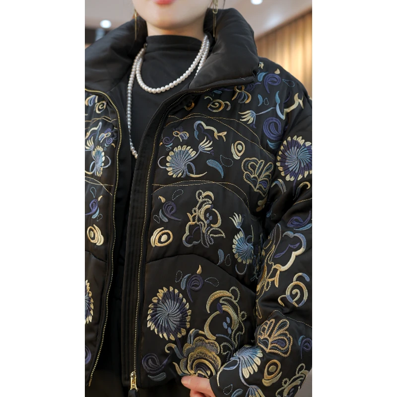 2025冬装新款新中式复古时尚高级感显贵气保暖刺绣羽绒服