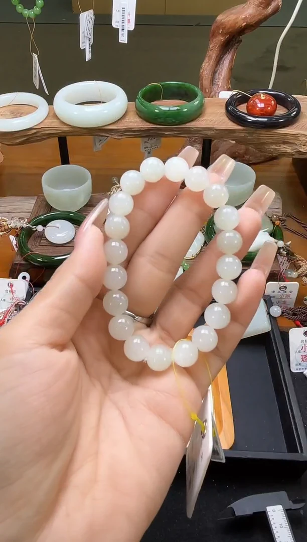 未镶嵌手串和田玉卡10于田 圆珠