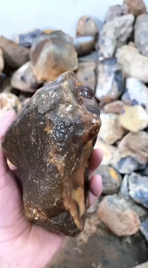 定制玛瑙汉*原石503073