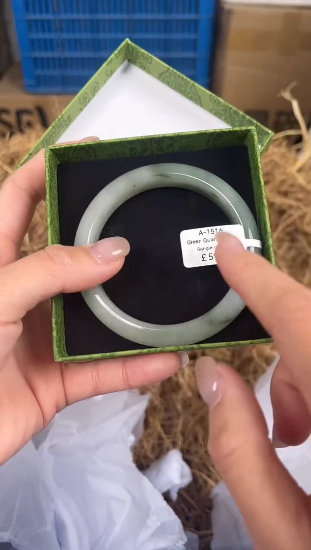 未镶嵌手镯石英质玉编码A1516