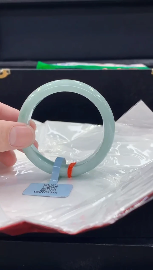 未镶嵌手镯翡翠翡翠手镯