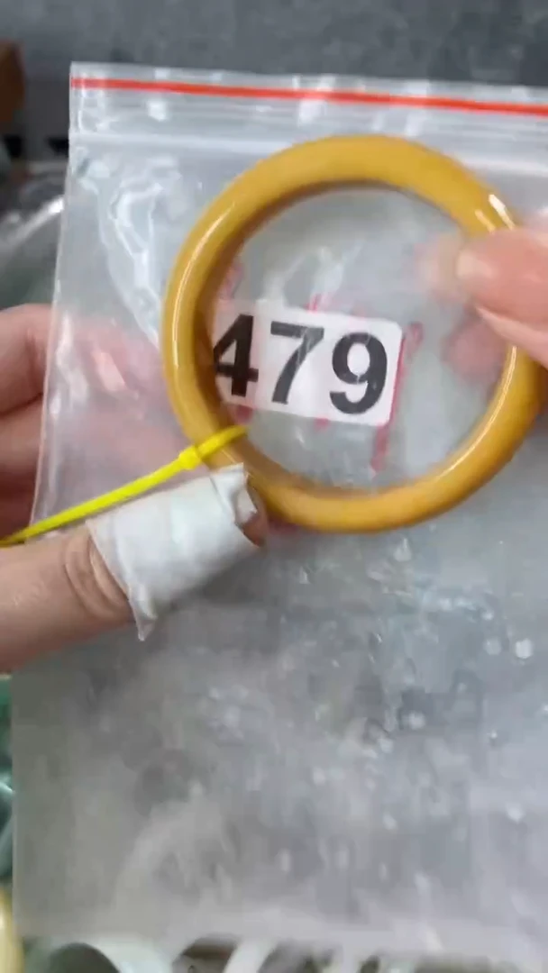 【闪购商品】石英质玉手镯未镶嵌54+479