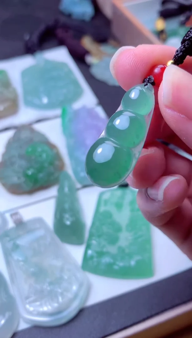 颈饰未镶嵌翡翠天然A货翡翠