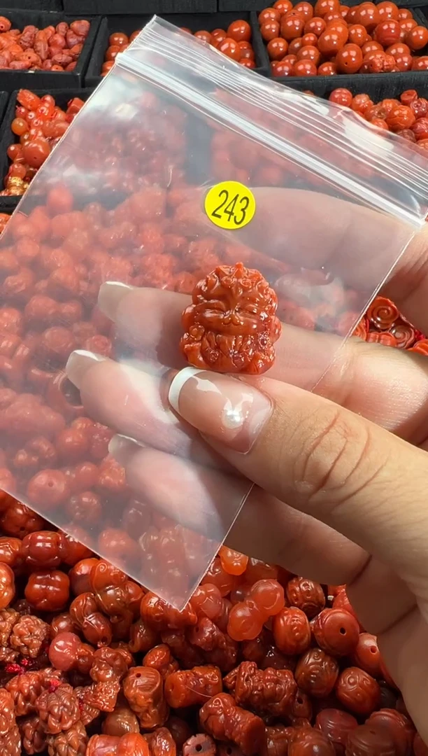颈饰未镶嵌南红玛瑙1
