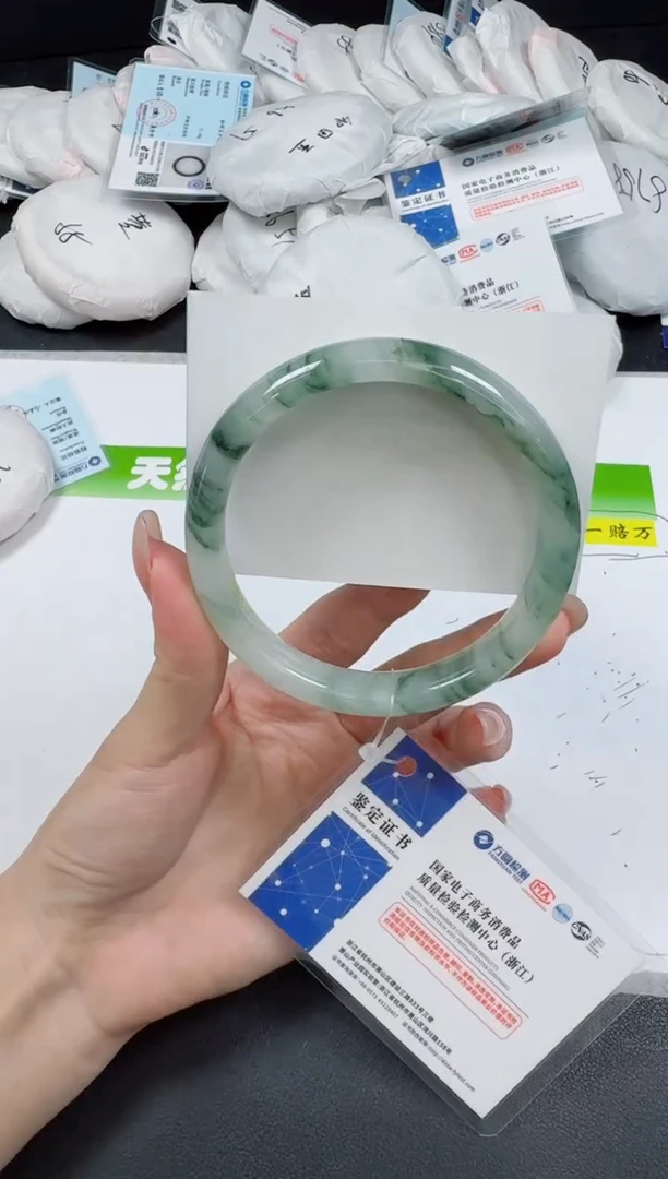 未镶嵌手镯石英质玉0284-