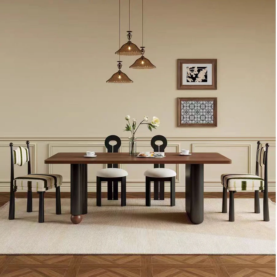 法式复古创意轻奢实木餐桌椅组合家用中古风小户型胡桃色木质饭桌