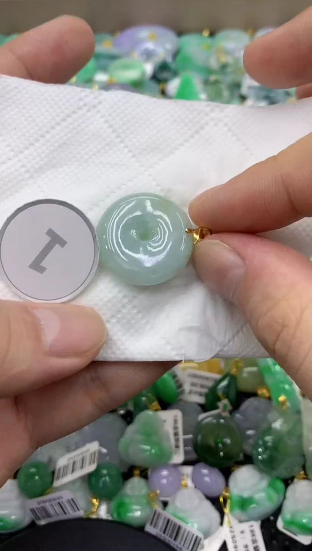 颈饰未镶嵌翡翠天然缅甸翡翠A货