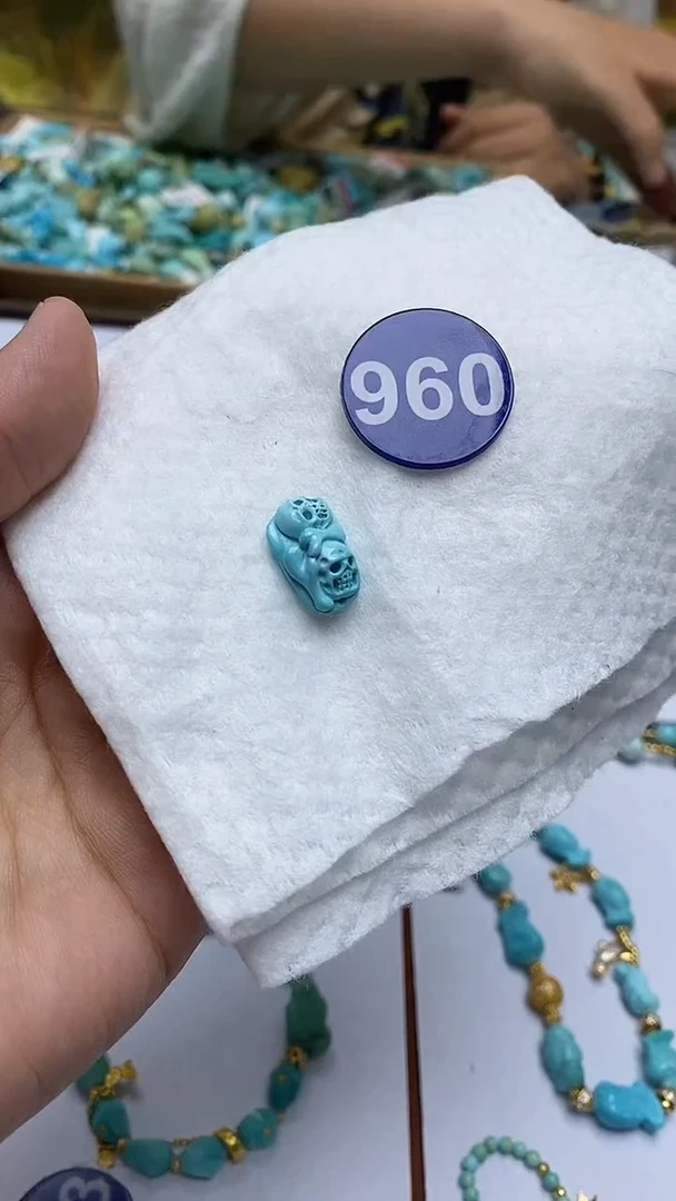 绿松石未镶嵌雕刻件960