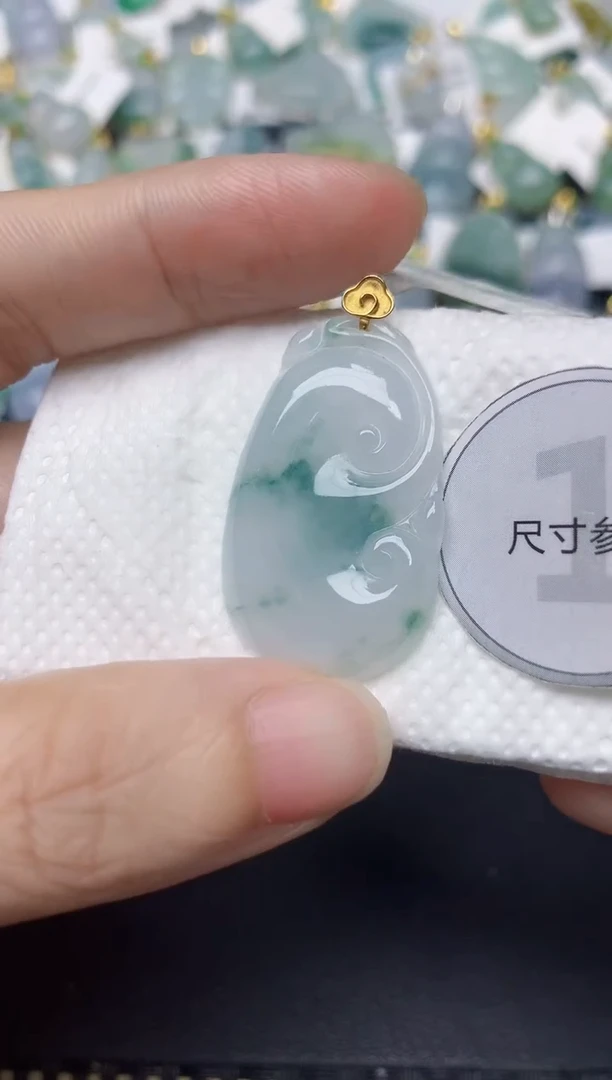 颈饰18K金镶嵌翡翠天然缅甸A货翡翠