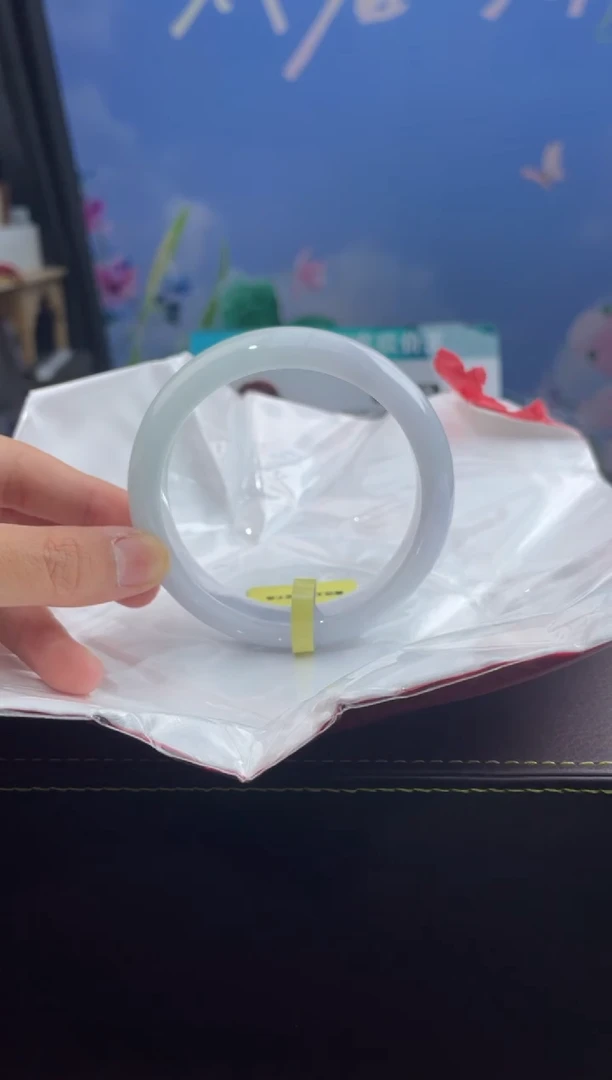 翡翠手镯未镶嵌翡翠手镯3