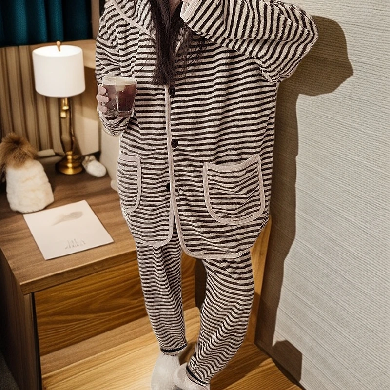 简约条纹连帽睡衣女冬季加绒加厚法兰绒保暖居家服套装可外穿1