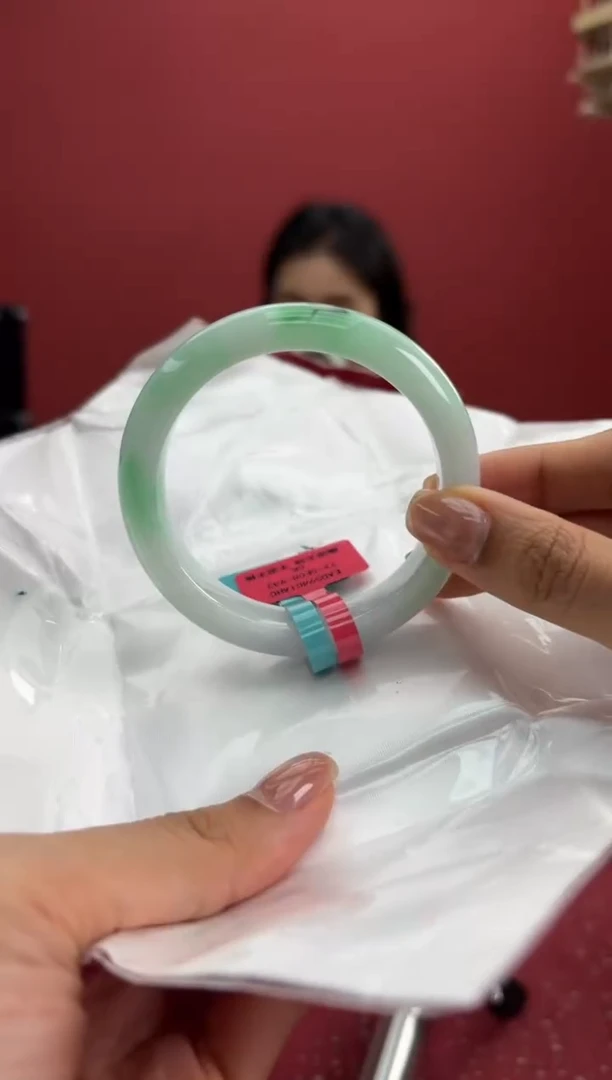 翡翠手镯未镶嵌9手镯