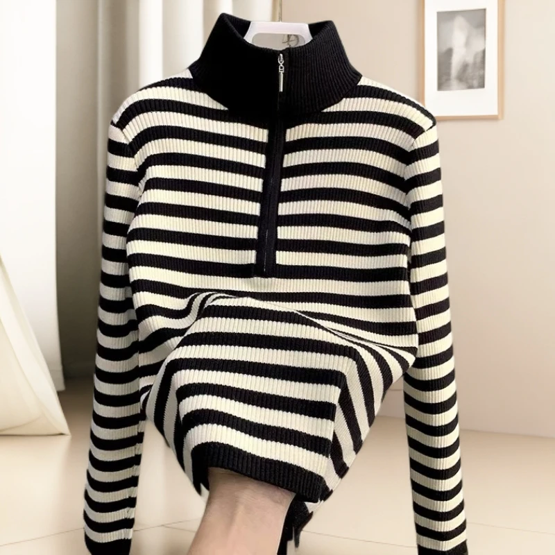 大码条纹半高领拉链针织衫女秋冬季新款长袖毛衣百搭显瘦打底上衣
