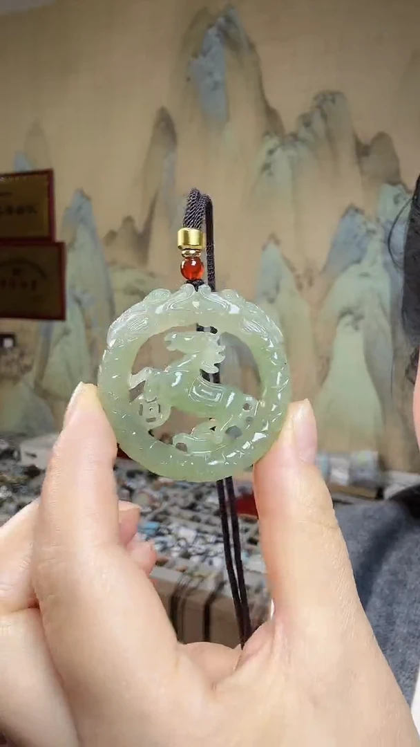 颈饰未镶嵌和田玉.