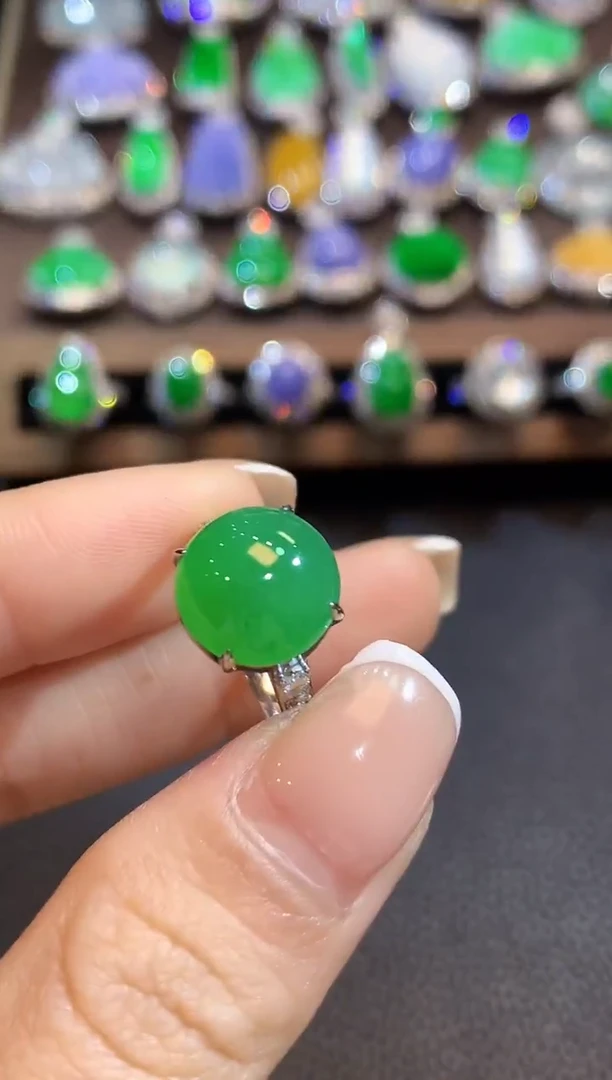 18K金镶嵌戒指翡翠A42