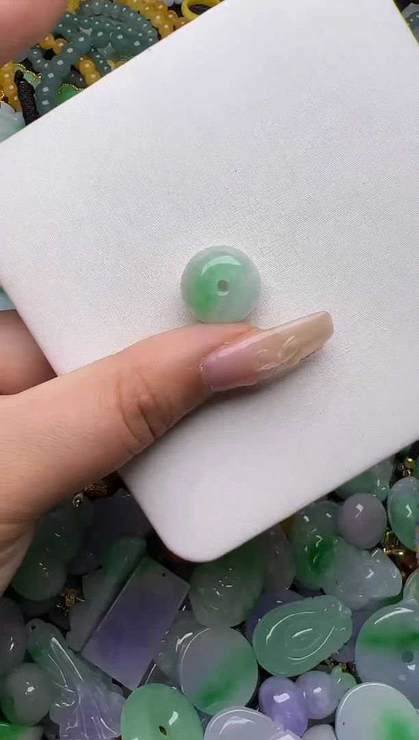 翡翠未镶嵌颈饰天然缅甸翡翠吊坠