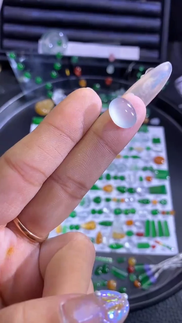 未镶嵌挂件翡翠蛋