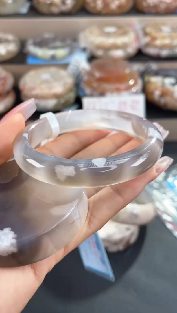 未镶嵌手镯石英质玉60