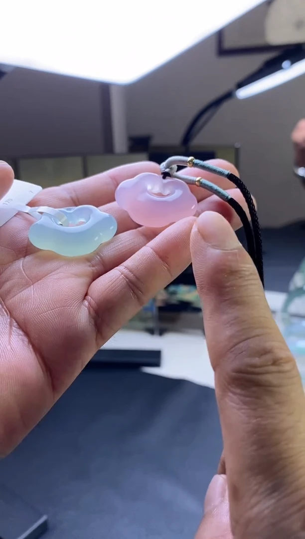 玛瑙/玉髓挂件未镶嵌玉髓如意挂件（多样性发一）