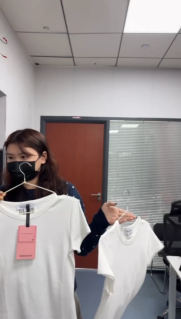 恐龙阿姨闪购商品：白色上衣S码