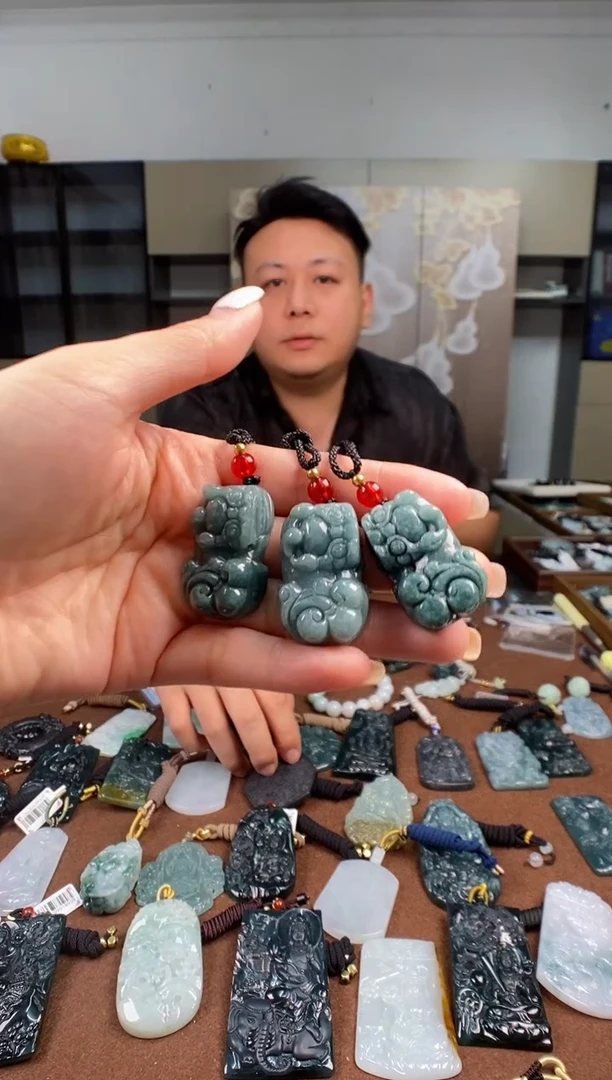 颈饰未镶嵌翡翠 多样性发其一
